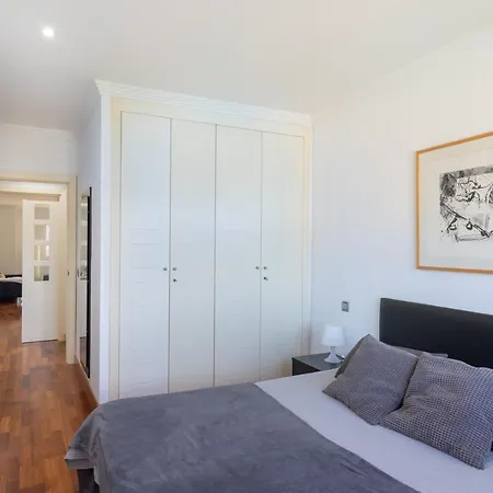 Flatguest Ramblas Golf 6c - Parking + Pool + Gym Apartment