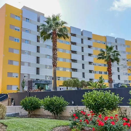 Apartamento Flatguest Ramblas Golf 6c - Parking + Pool + Gym *